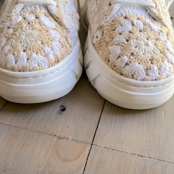 Free People Catch Me If You can Platform Crochet Chunky Sole Sneaker Size 8