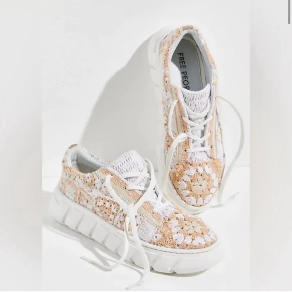 Free People Catch Me if You Can Sneaker in Blush Combo Lugged Sole Size 37
