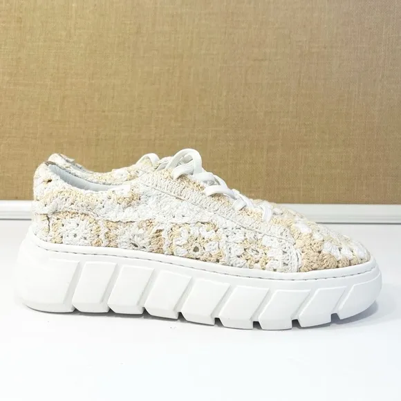 Free People Catch Me if You Can Sneaker in Blush Combo Lugged Sole Size 37