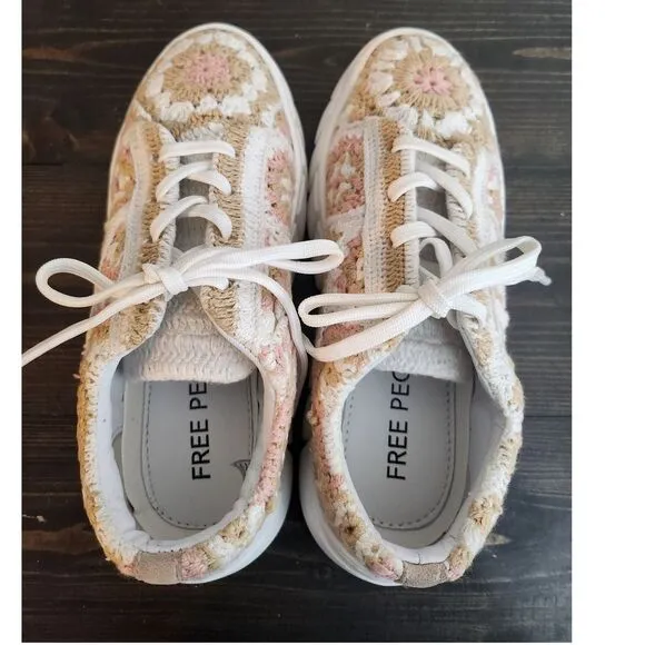 Free‎ People Catch Me If You Can Womans Crochet Sneakers 37 (6.5-7) Beige Pink