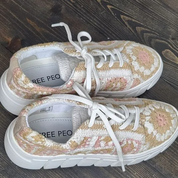 Free‎ People Catch Me If You Can Womans Crochet Sneakers 37 (6.5-7) Beige Pink