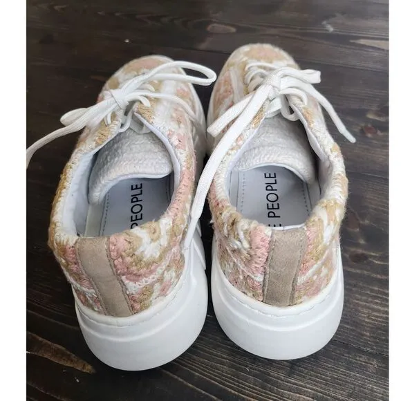 Free‎ People Catch Me If You Can Womans Crochet Sneakers 37 (6.5-7) Beige Pink