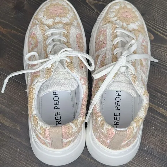 Free‎ People Catch Me If You Can Womans Crochet Sneakers 37 (6.5-7) Beige Pink
