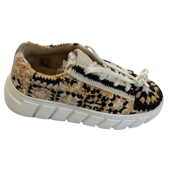 Free People Davis Crochet Sneakers Natural Black Beige Size 37 NWOT