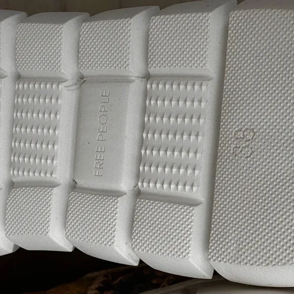 Free People NWB size‎ EU 38 Catch me if you can crochet platform sneakers