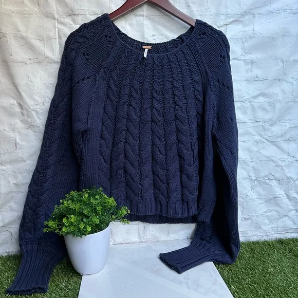 FREE PEOPLE SandrePullover OB1757383 Blue size Medium M NWOT $148