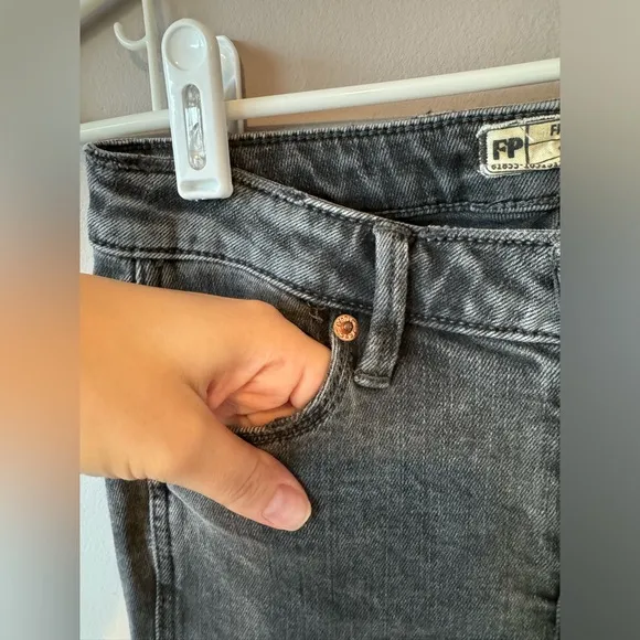 Free People Women’s Dark‎ Gray Denim Skinny Jeans Size 25
