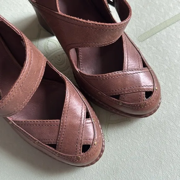FRYE Brown Leather Women's Heeled Sandals Brassy Studs