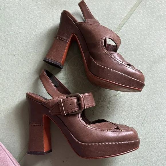 FRYE Brown Leather Women's Heeled Sandals Brassy Studs