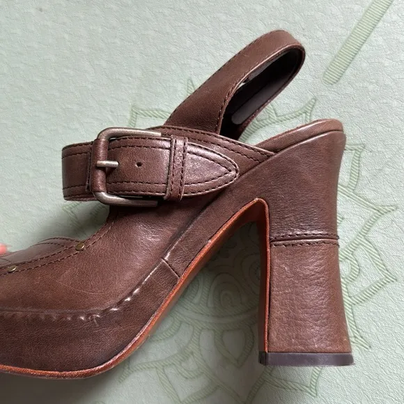 FRYE Brown Leather Women's Heeled Sandals Brassy Studs