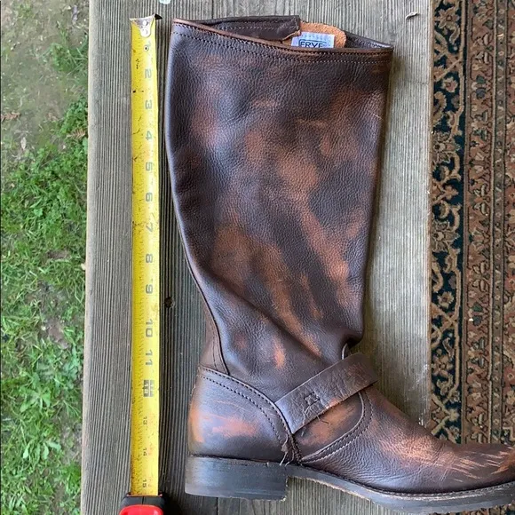Frye slouchy brown distressed leather pullon boots