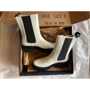 Frye Women's Chloe Chelsea Leather Boots White Size 8 M US New In Box