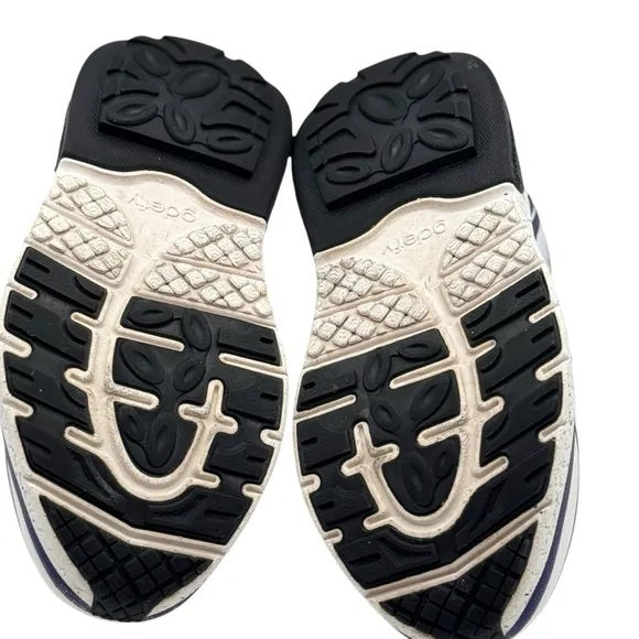 GDEFY Gravity Defyer Mighty Walk Shoe | US 7