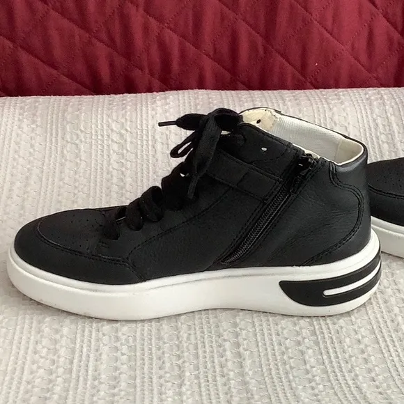 Geox high sneakers size 8