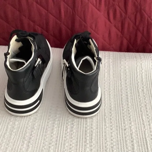 Geox high sneakers size 8
