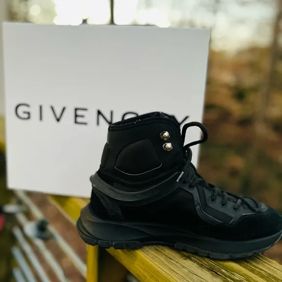 GIVENCHY High-Top Sneakers