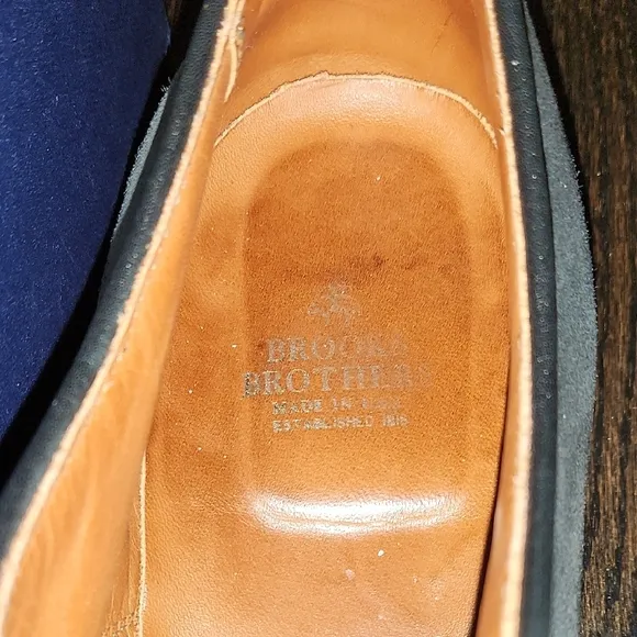 Gray Suede Oxford Shoes with Closed Lacing