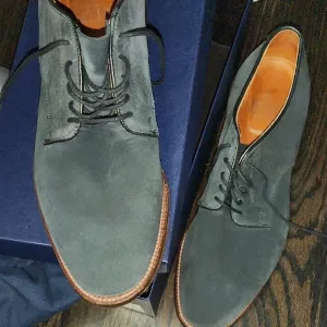 Gray Suede Oxford Shoes with Closed Lacing