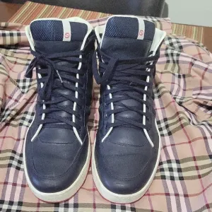 Gucci Stylish Navy Blue High-Top Sneakers