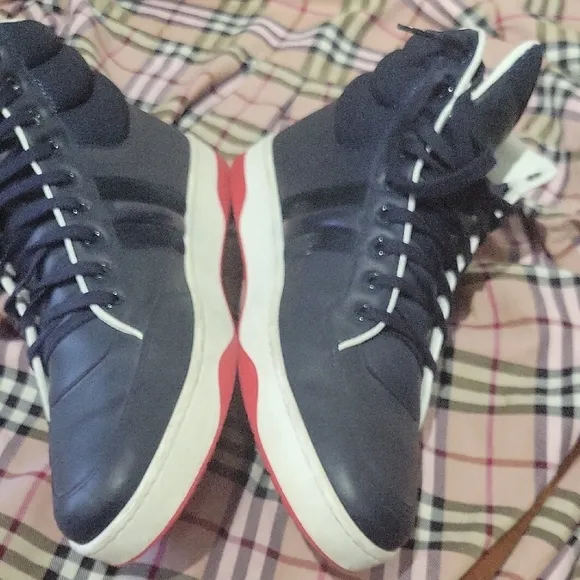 Gucci Stylish Navy Blue High-Top Sneakers