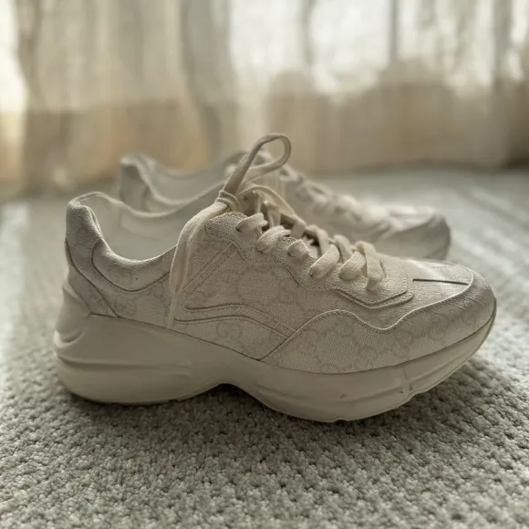 GUCCI Women's GG Rhyton Sneaker in White 8.5 US