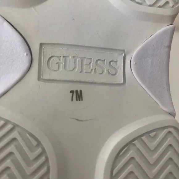 GUESS WOMEN PINK BLUE WHITE CHUNKY SNEAKERS.SIZE 7