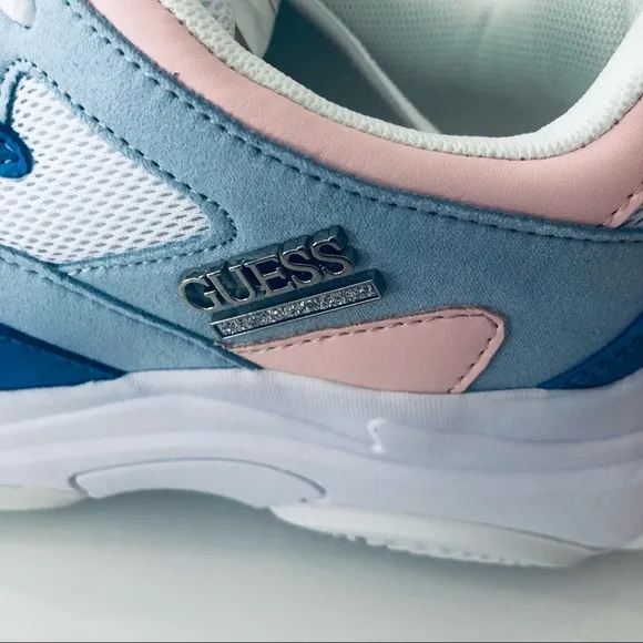 GUESS WOMEN PINK BLUE WHITE CHUNKY SNEAKERS.SIZE 7