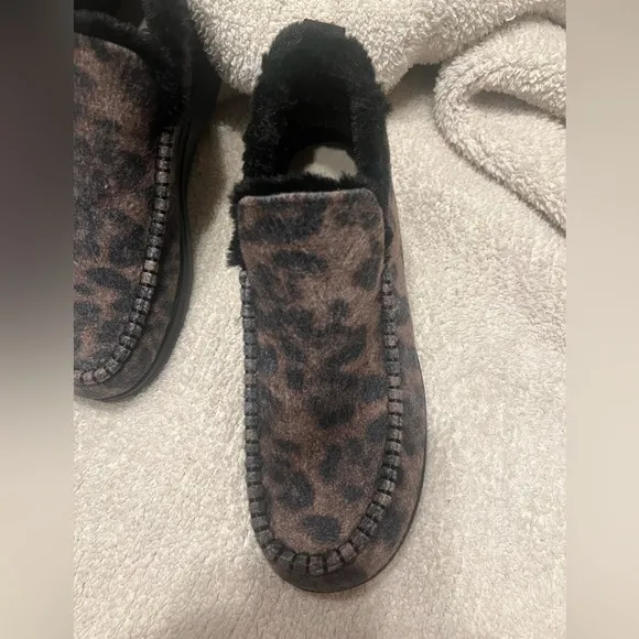 Hey Dude, NWT,  Women’s Leopard Print Fleece Lined Bootie Shoes
