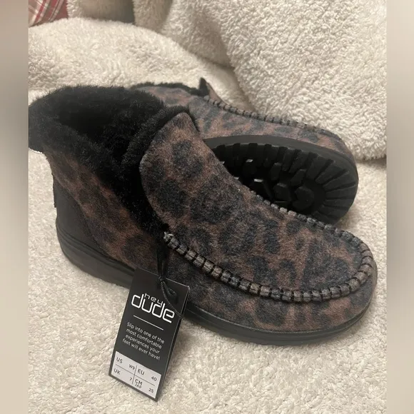 Hey Dude, NWT,  Women’s Leopard Print Fleece Lined Bootie Shoes