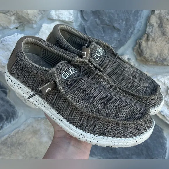 Hey Dude Wally Sox Mens Slip On Shoes Sz 7 Brown Knit Comfort Lightweight Casual