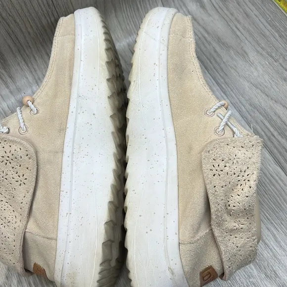 Hey Dude Wendy Peak Fold Boot Suede Tan Walking Shoes