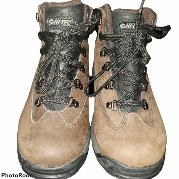 HI- TEC  brown hiking boots size 5.5