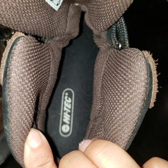 HI- TEC  brown hiking boots size 5.5