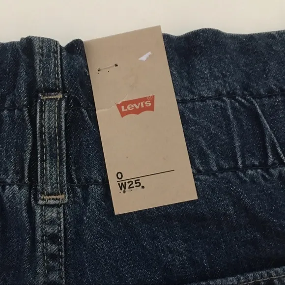 High Waisted Levi’s Shorts Sz 25