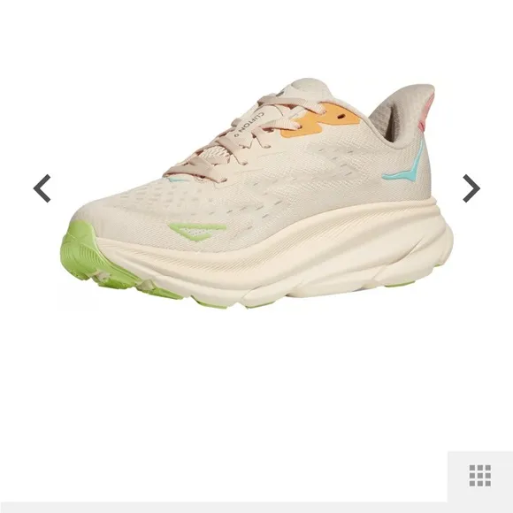 HOKA Clifton 9 Running Shoes Women’s Size 8B in Vanilla