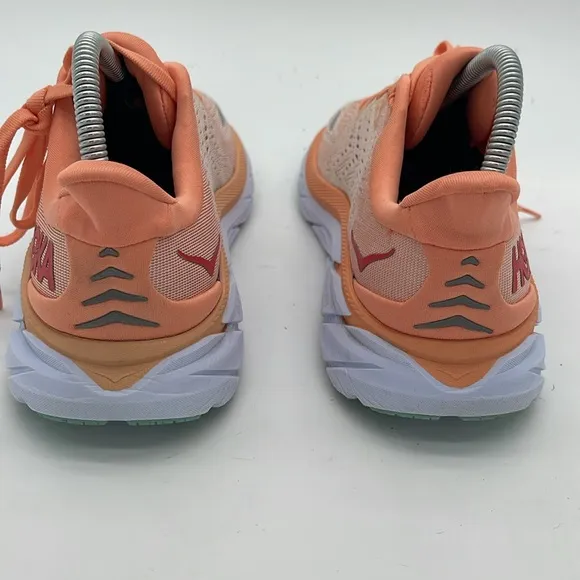 Hoka One One Clifton 8 Cantaloupe Coral Pink Women’s Running Shoes Size 7.5 B