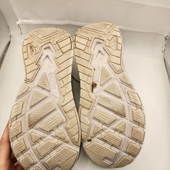 Hoka One One Womens Arahi 4 Gray Running Shoes, Size: 7.5 Pre-Owned Comfort