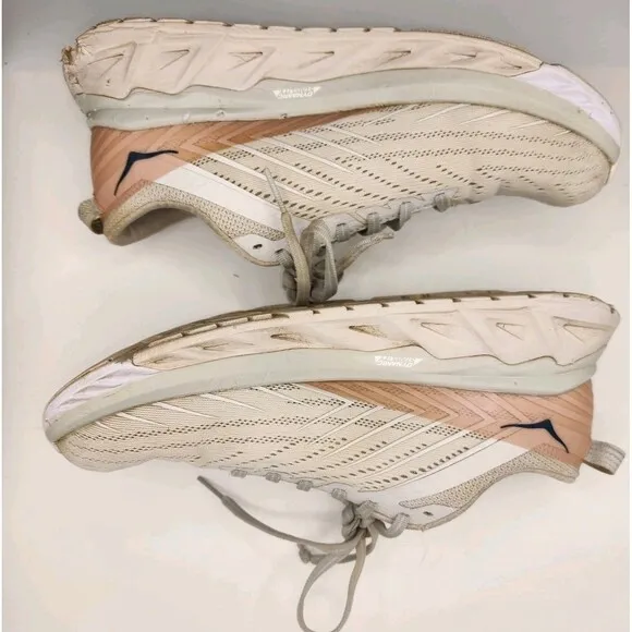 Hoka One One Womens Arahi 4 Gray Running Shoes, Size: 7.5 Pre-Owned Comfort