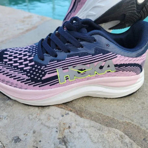 HOKA Women's Skyflow Running/walking Sneakers Size 6.5