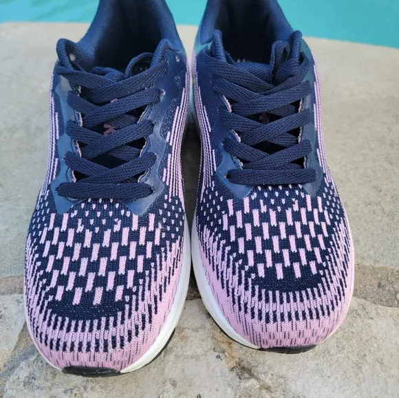 HOKA Women's Skyflow Running/walking Sneakers Size 6.5