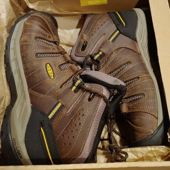 HOST PICK NIB Keen Flint II Mid Steel Toe Boots WIDE