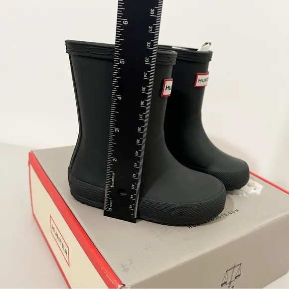 Hunter Kids Black Waterproof Rain Boots Boys Size 5/Girls Size 6