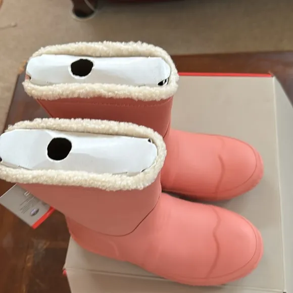 Hunter Kids Original Sherpa Boots  Textile Lining, Textured Outsole,pink size 5