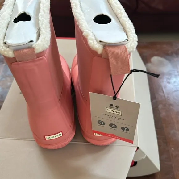 Hunter Kids Original Sherpa Boots  Textile Lining, Textured Outsole,pink size 5
