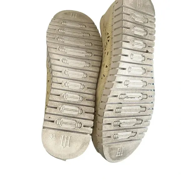 Isla Jacobsen Denmark Milk‎ Crème Tulip Laser Shoes 39