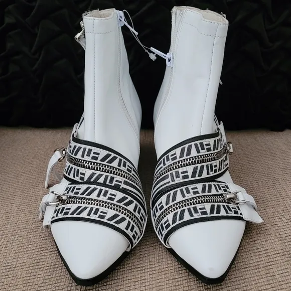 JEFFREY CAMPBELL BBJC-OLALF-F17 WHITE BLACK ANKLE BOOTS