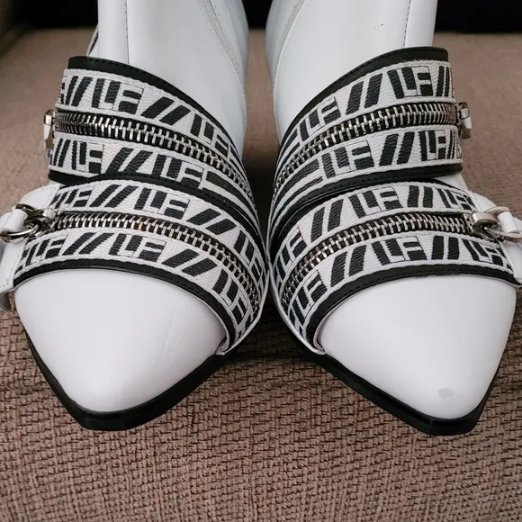 JEFFREY CAMPBELL BBJC-OLALF-F17 WHITE BLACK ANKLE BOOTS