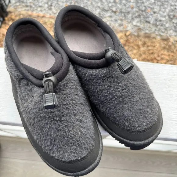 Jibs Gray Fleece Slip-On Shoes Adjustable Toggle Durable Rubber Outsole 6.5 Mens