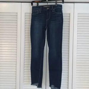 Joe’s Jeans Dark Wash Raw Edge Skinny Jeans Women’s Stretch Dark Blue Size 26