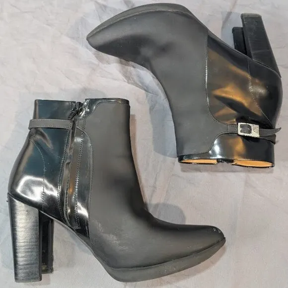John Fluevog Unite Moon Black Leather Ankle Booties U Shaped Heel Womens Size 9